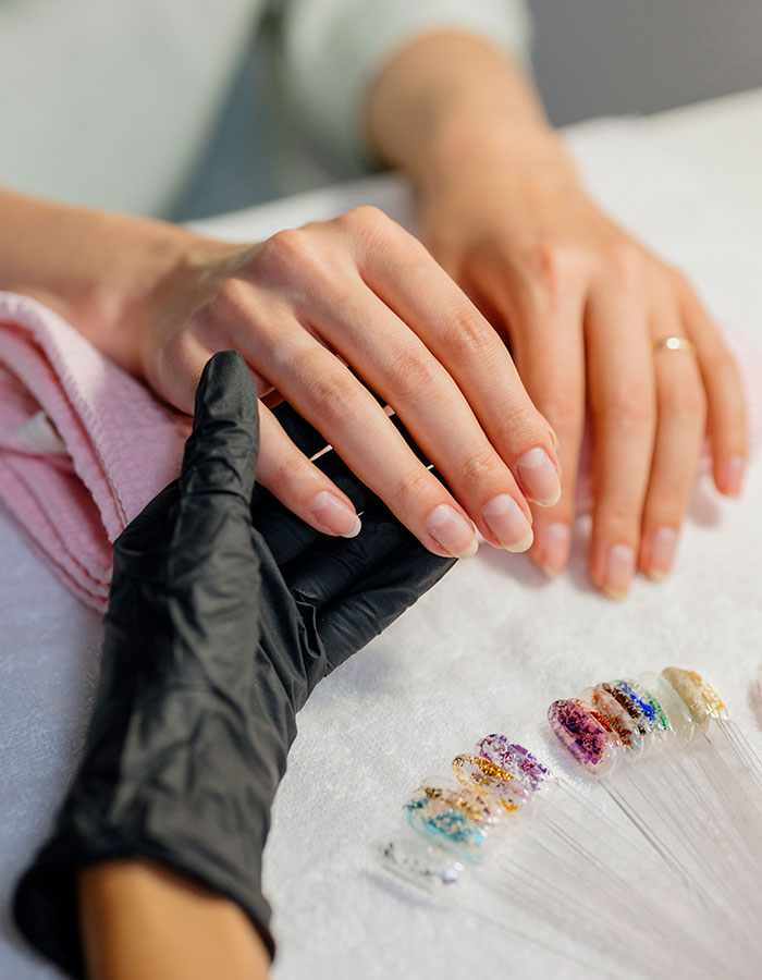 centro-de-estetica-integral-en-cabeza-del-buey-manicura